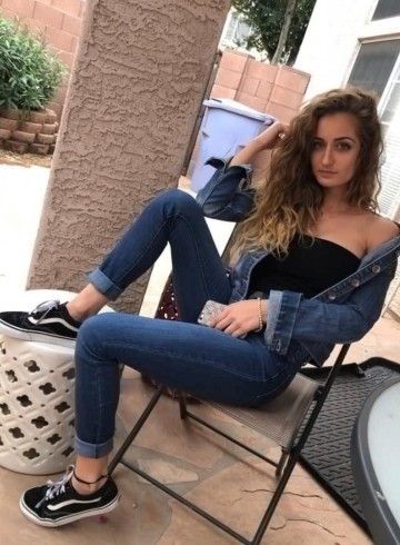 Lille Escort melina  lina Adult Entertainer in France, Female Adult Service Provider, French Escort and Companion.