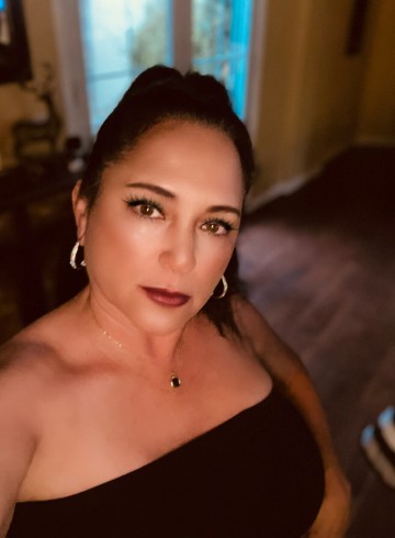 San Diego Escort Ava  Grant Adult Entertainer in United States, Female Adult Service Provider, Italian Escort and Companion.