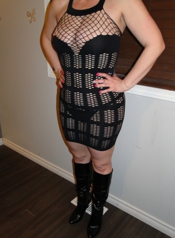 Cambridge Escort Tiffany Adult Entertainer in Canada, Female Adult Service Provider, Escort and Companion.